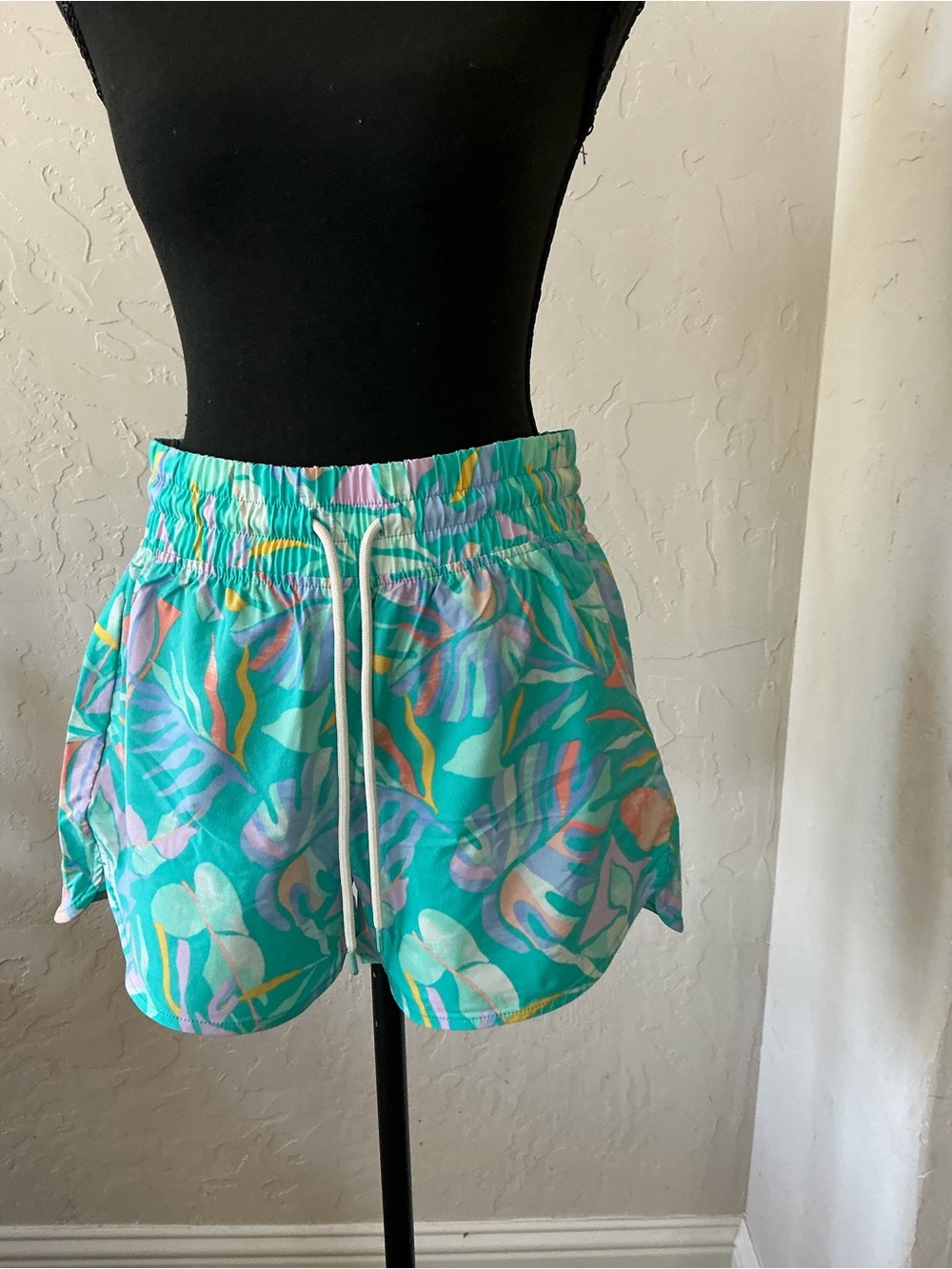 Eddie Bauer Turquoise Tropical-Print Drawstring Athletic Shorts